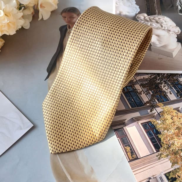 지오지아 실크 골드 마이크로 패턴 넥타이 8.4cm A등급 A19839