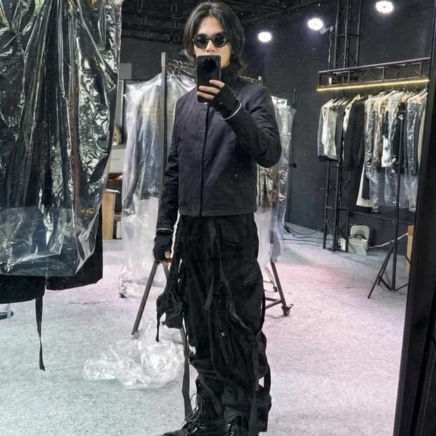 언더 더싸인  24ss 하이넥 해체주의 글로브 데님자켓