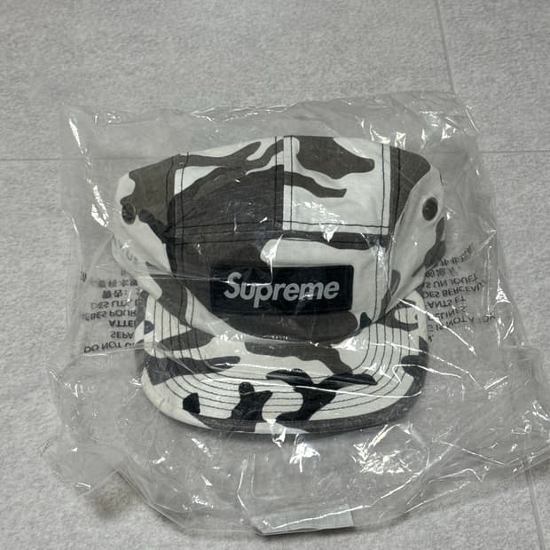 슈프림 밀리터리 캠프캡 스노우 카모 - 25FW