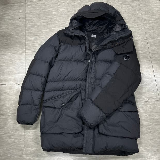 C.P.컴퍼니 블랙 덕다운 패딩 점퍼 110