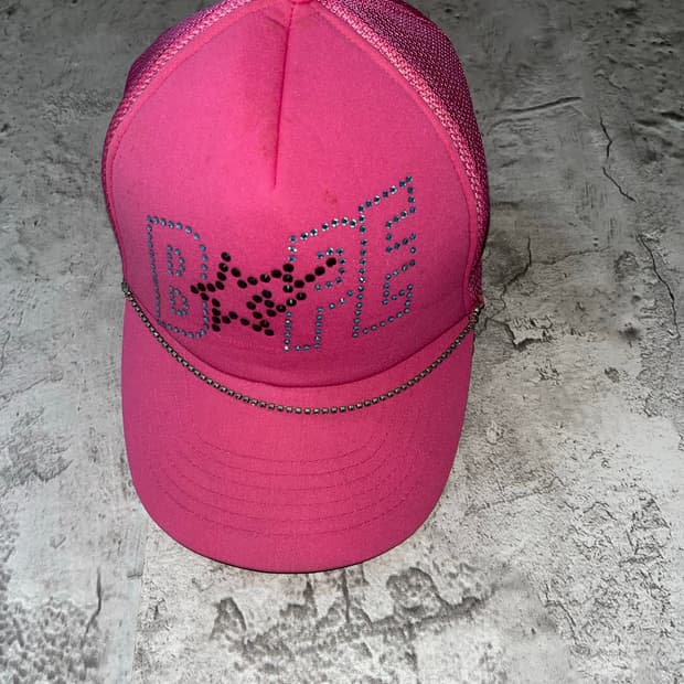 베이프 x 스와로브스키 모자