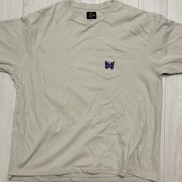 니들스 베이지 반팔