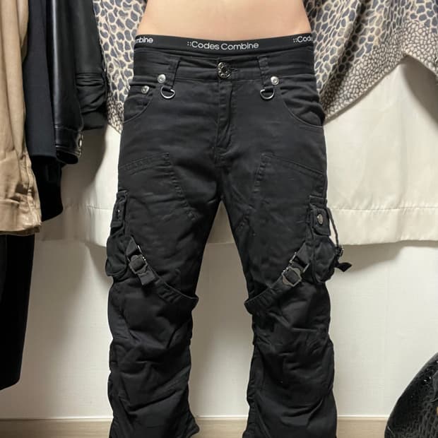펑크 버클 디테일 블랙 카고팬츠