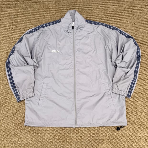 일본판)FILA휠라 라이트 그레이 사이드라인 바람막이(3XL)