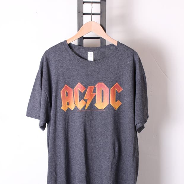 AC/DC 티셔츠