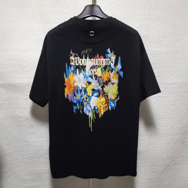 [새상품급] 48 / 22SS 우영미 멀티 플라워 백로고 반팔티 