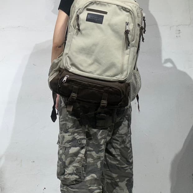 잔스포츠 대대장 엔보이 아이보리 브라운 백팩 가방 