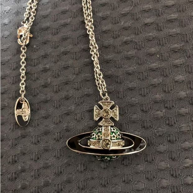 비비안웨스트우드 그린 스타 orb 팬던트 목걸이