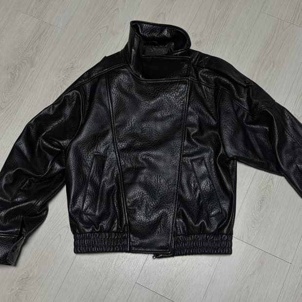 자라 페이크 레더 자켓 XS