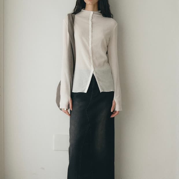lowtide / PLEATS HALF NECK BUTTON TOP/