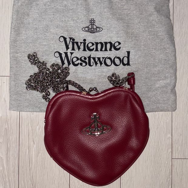 비비안웨스트우드 하트 크로스 체인백