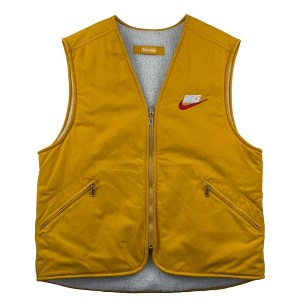 슈프림 x 나이키 리버시블 나이론 쉐르파 베스트 머스타드