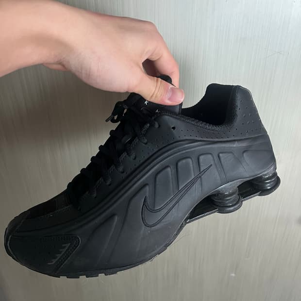 나이키 샥스 블랙