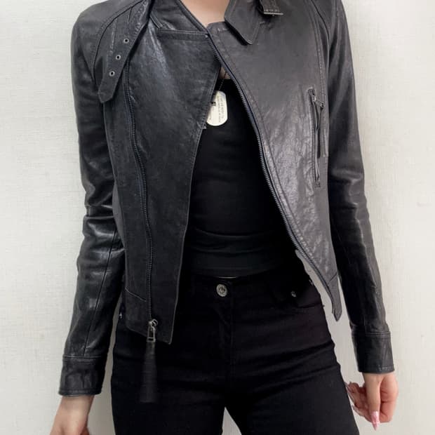 [램스킨] 올리비아하슬러 다크브라운 넥 버클 슬림핏 레더자켓