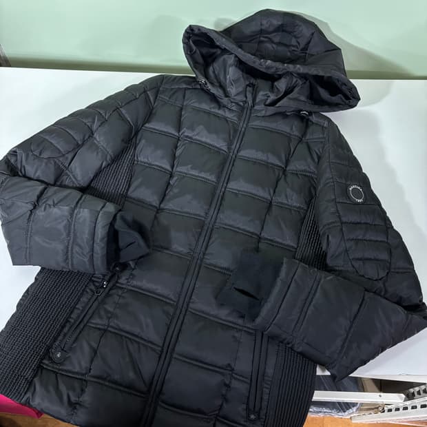 M 노티카 블랙 후드 경량패딩