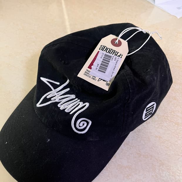 Sdouble script cap black