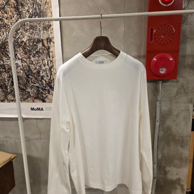 코스 티셔츠 