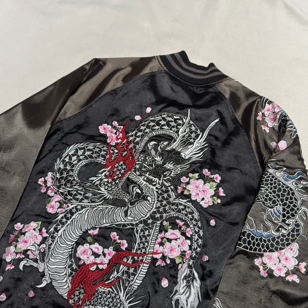 L ROGUE 용 벚꽃 자수 스카쟌