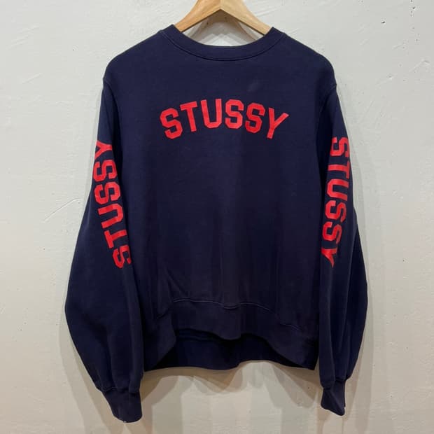 스투시 리피트 로고 맨투맨 스웻셔츠 
