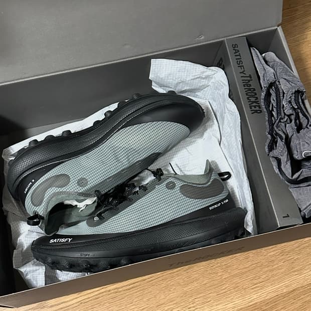 the rocker satisfy 275 us9.5 새티스파이