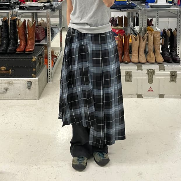 HARE unbalance skirt 하레 언발란스 스커트