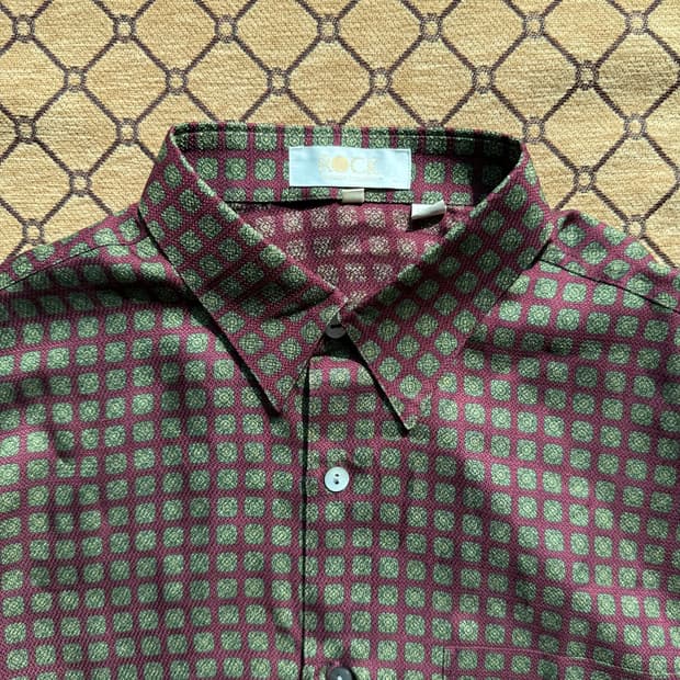 버건디 패턴 셔츠