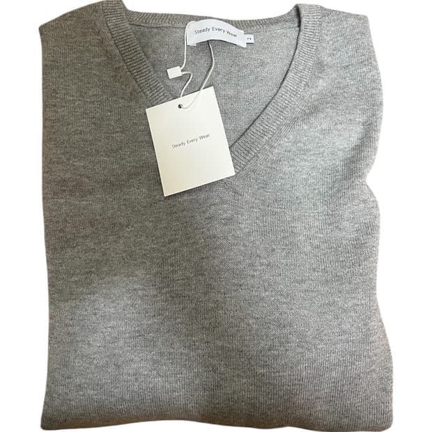 2 SEW 스테디에브리웨어 코튼 브이넥 니트 판매합니다