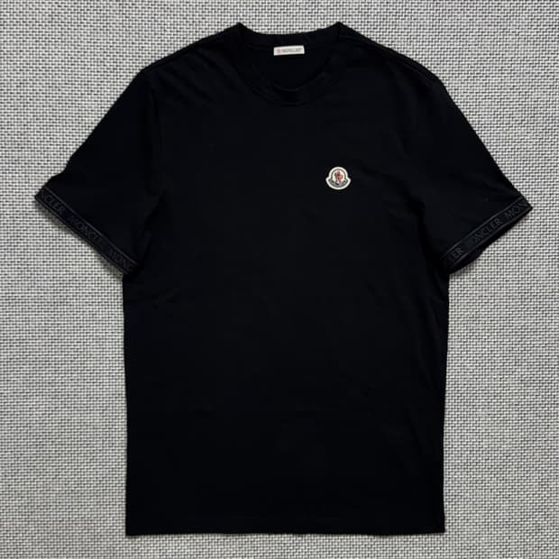 몽클레어 반팔 티셔츠