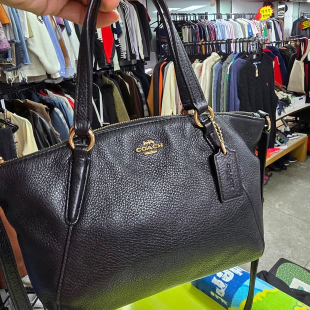 코치 블랙 레더 토트백 (1473)