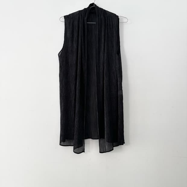 Pleats open vest