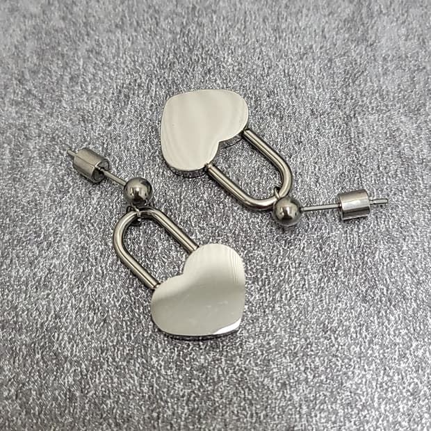 heart earrings