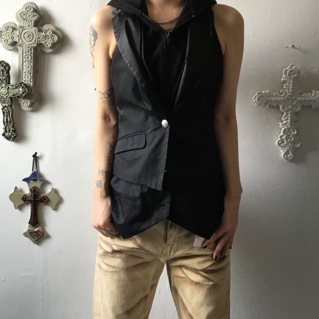 Vest double layered hood sleeveless