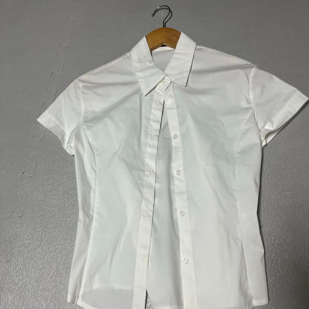 화이트 리본 셔츠