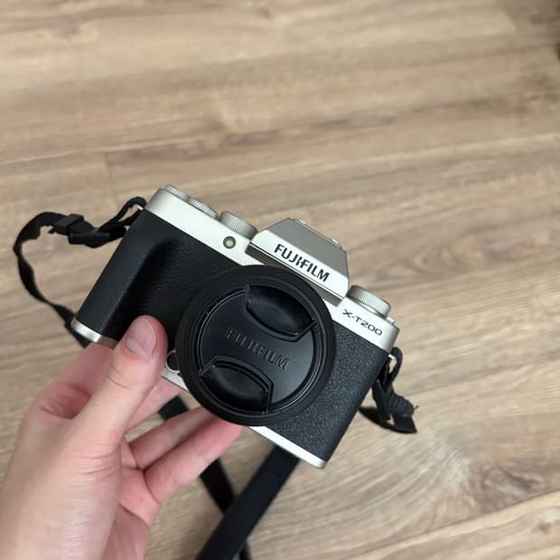후지필름 x-t200