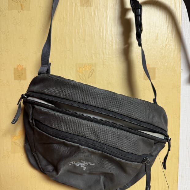 아크테릭스 크로스백