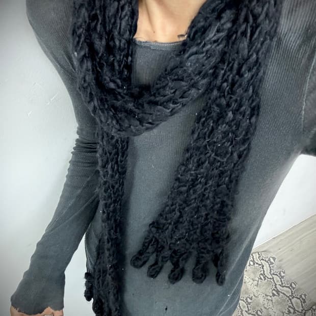 Vintage” Black Chic Mood Knit Scarf