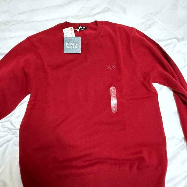 유니클로 KAWS 캐시미어니트 레드 L (새상품)