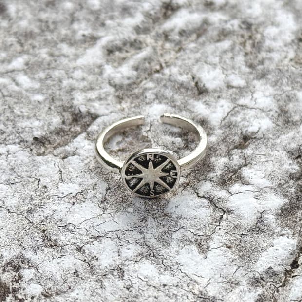 Compass Vintage Ring