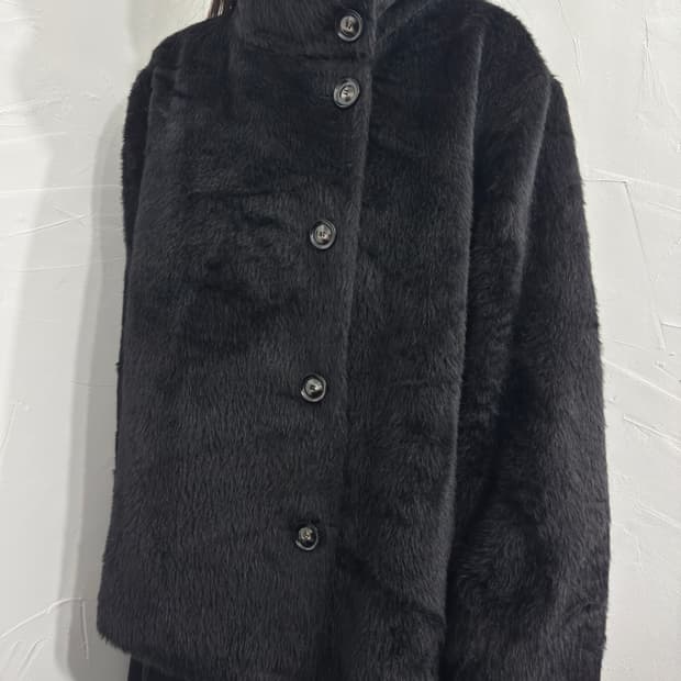 DoCLASSE button fur jacket