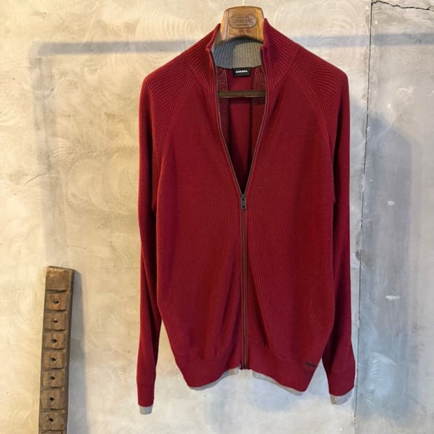 디젤 짚업 가디건 100