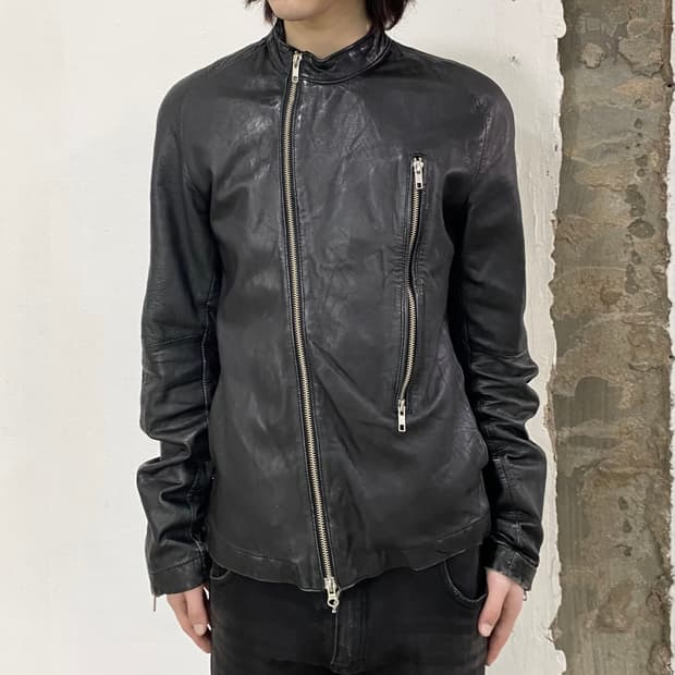 저널 스탠다드 십스킨 사선 지퍼 레더 자켓