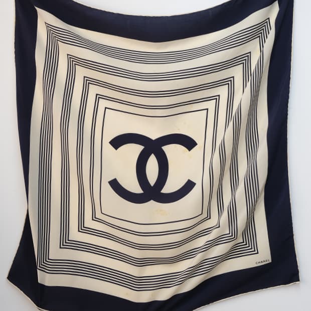 샤넬 실크 스카프