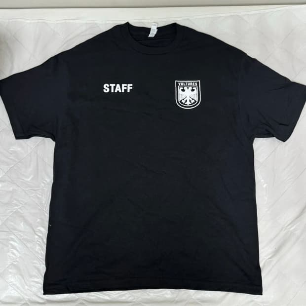 칸예 웨스트 스태프 티셔츠