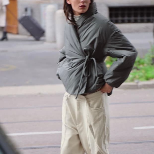 ZARA 크로스 로브 패딩 재킷