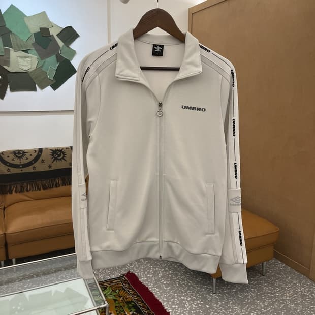 엄브로 사이드라인 화이트 트랙탑 져지 집업 90 C05840