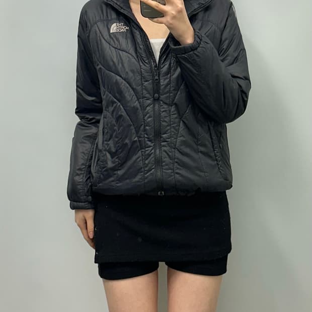 노스페이스 자수로고 블랙 윈드 경량 패딩