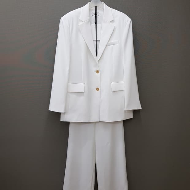 오르 2024 투버튼 자켓 와이드 팬츠 셋업 S/M사이즈(택달린새제품)