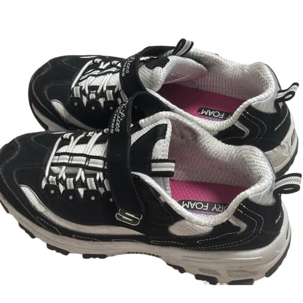 스케쳐스 블랙/화이트 운동화 메모리폼 교신가능