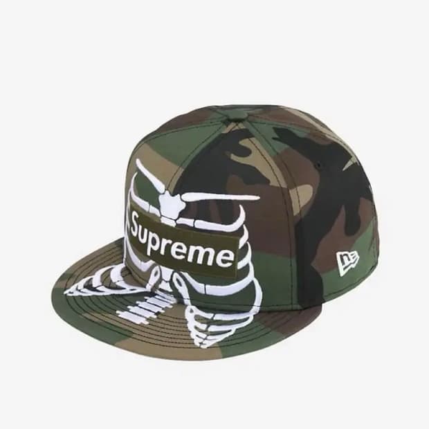 슈프림 뉴에라 카모 모자