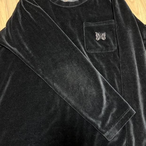 니들스 벨벳 롱슬리브